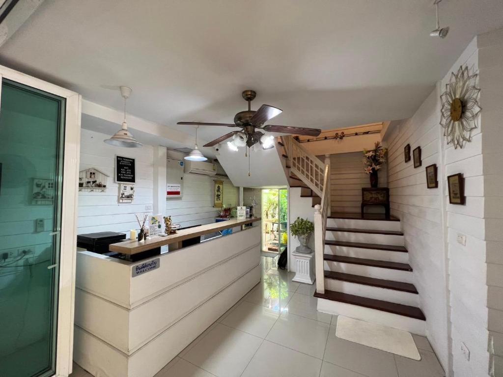Ban Thungdang Housetel Bangkok Banguecoque Exterior foto
