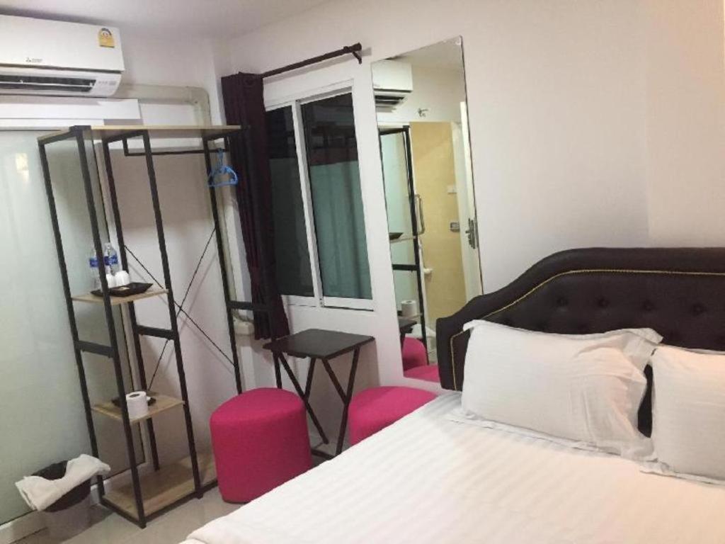 Ban Thungdang Housetel Bangkok Banguecoque Exterior foto
